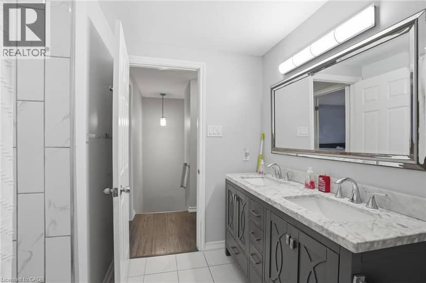 445 STONE CHURCH Road W Unit# 19 — photo 29 of 40