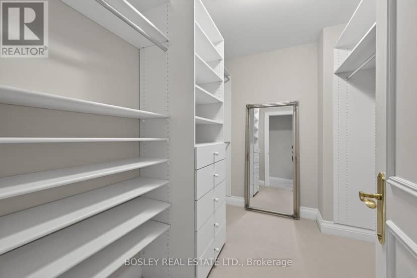 1403 - 38 Avenue Road — photo 17 of 36