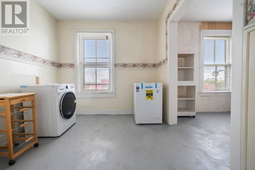 15 McDougal Street — photo 28 of 40
