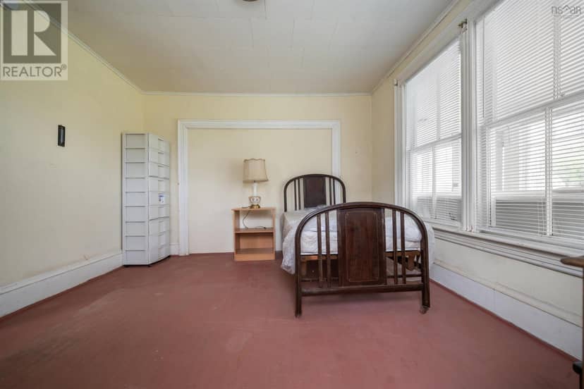 15 McDougal Street — photo 21 of 40