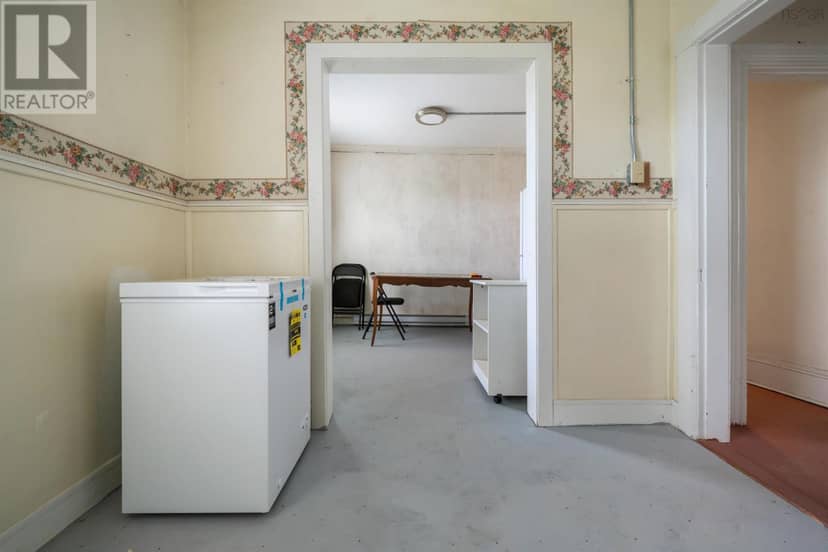 15 McDougal Street — photo 29 of 40