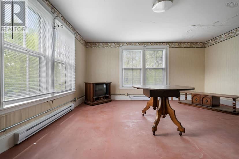 15 McDougal Street — photo 32 of 40
