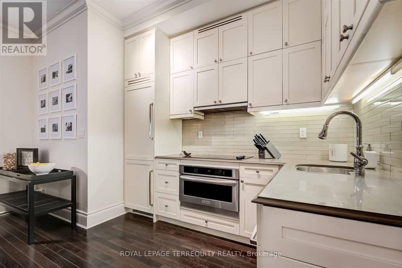 332 - 22 Leader Lane — photo 5 of 16