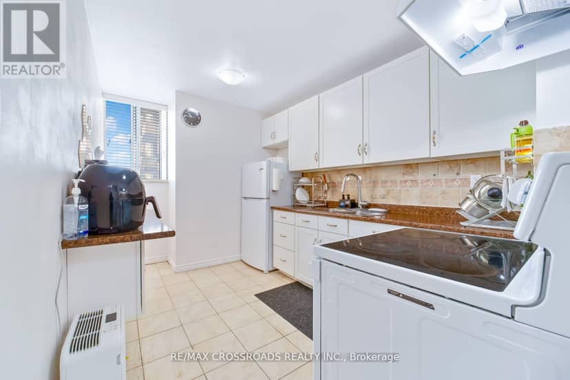 1208 - 340 Dixon Road — photo 3 of 25