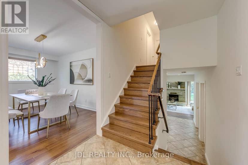 323 Warminster Drive S — photo 4 of 40