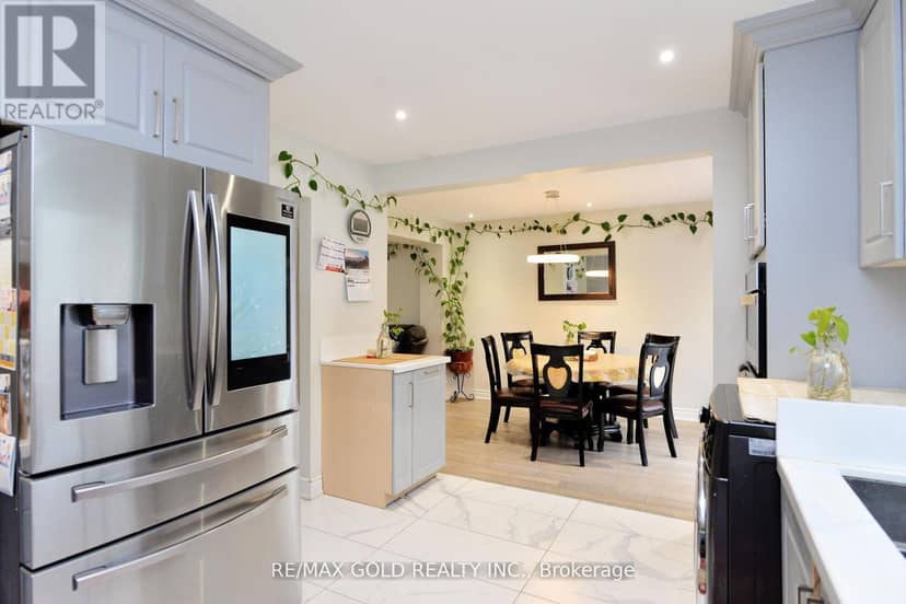 48 Garside Crescent — photo 11 of 39