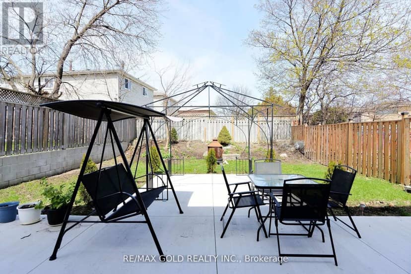 48 Garside Crescent — photo 37 of 39