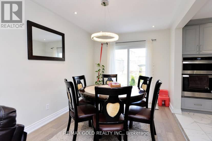 48 Garside Crescent — photo 8 of 39
