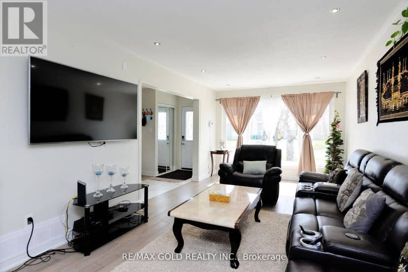 48 Garside Crescent — photo 9 of 39