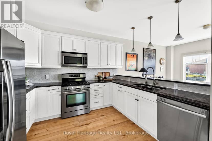 32 Edgewater Drive — photo 10 of 40