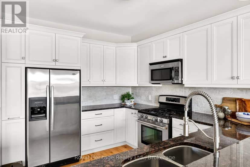 32 Edgewater Drive — photo 11 of 40