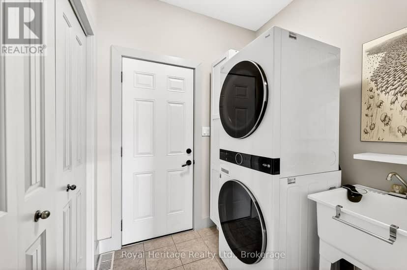 32 Edgewater Drive — photo 16 of 40