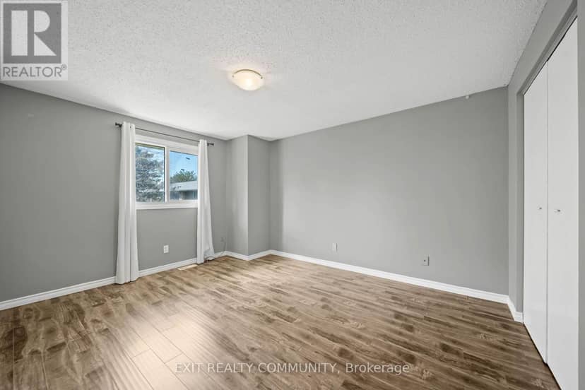 32 - 595 Third Street — photo 10 of 12