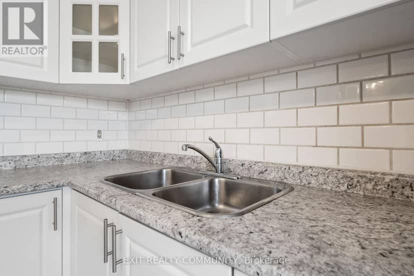 32 - 595 Third Street — photo 4 of 12