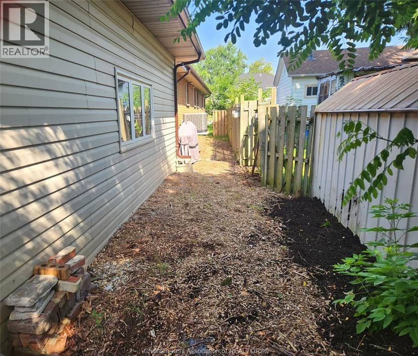 222 Catherine STREET — photo 34 of 37