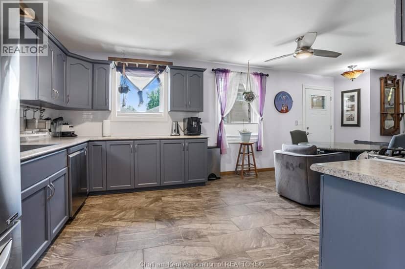 222 Catherine STREET — photo 7 of 37
