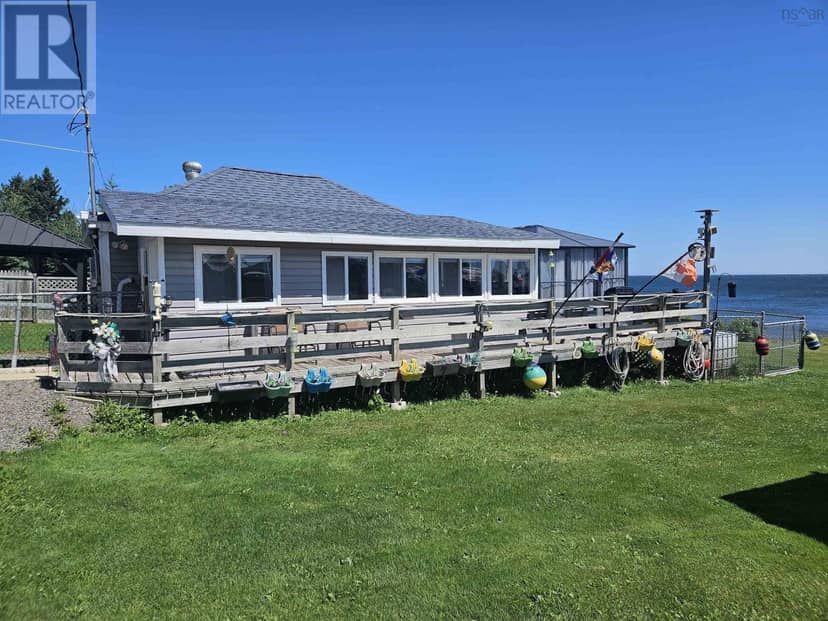402 Smith Point Road, Fox Harbour