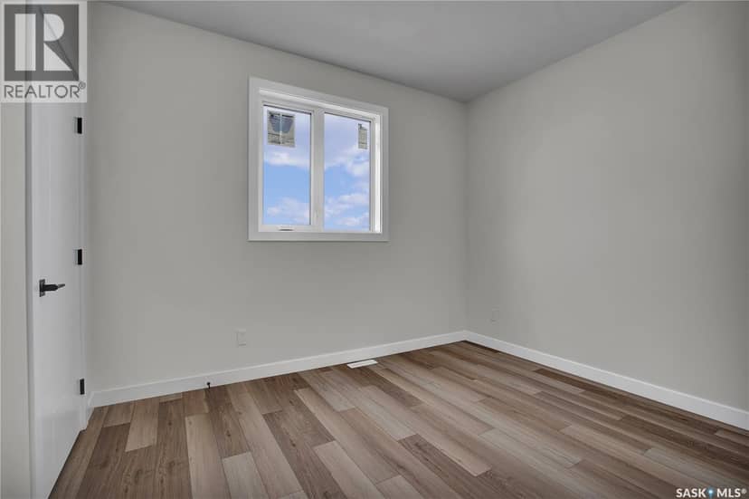220 Veterans DRIVE — photo 8 of 22