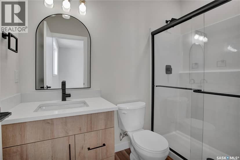 220 Veterans DRIVE — photo 16 of 22