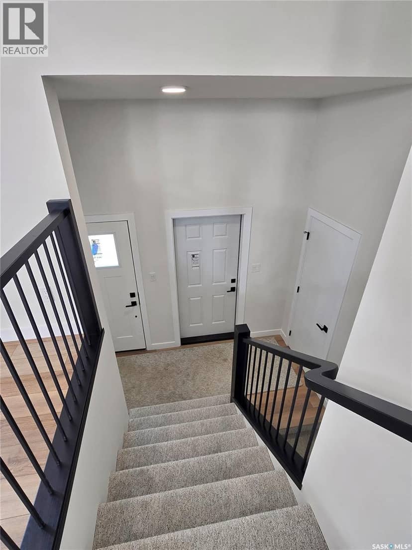 220 Veterans DRIVE — photo 17 of 22