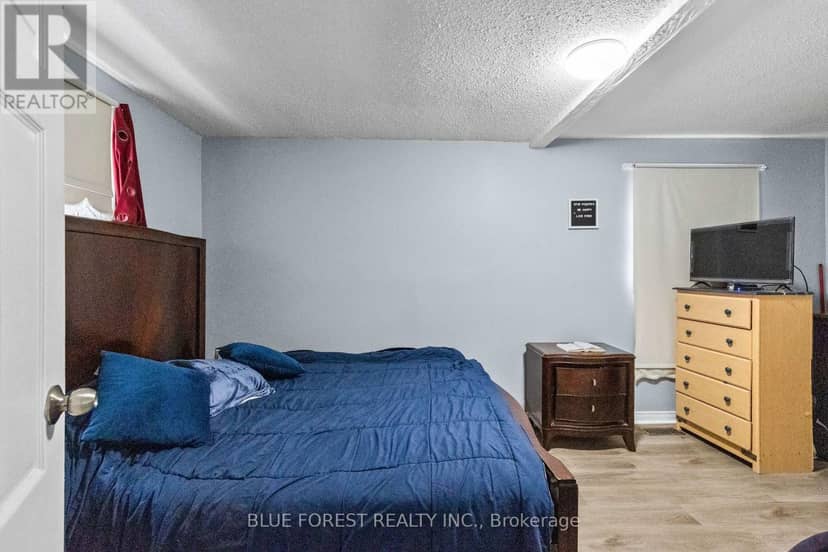 69 Connaught Avenue — photo 11 of 36