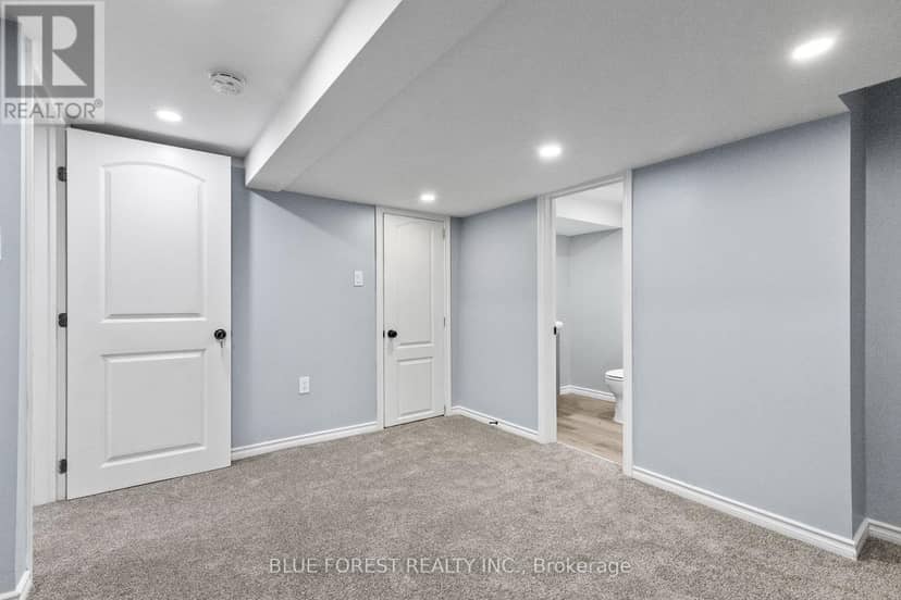69 Connaught Avenue — photo 22 of 36