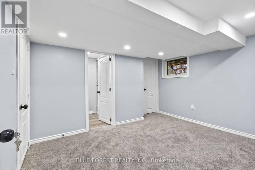 69 Connaught Avenue — photo 21 of 36