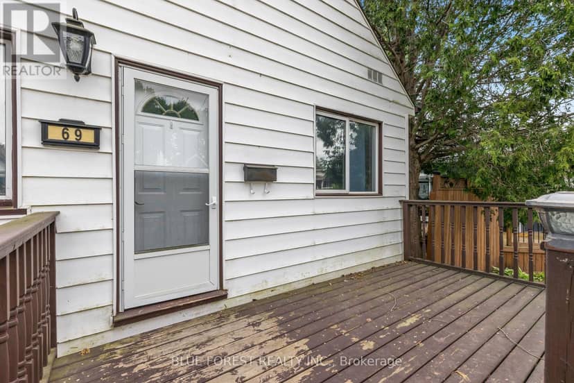 69 Connaught Avenue — photo 2 of 36