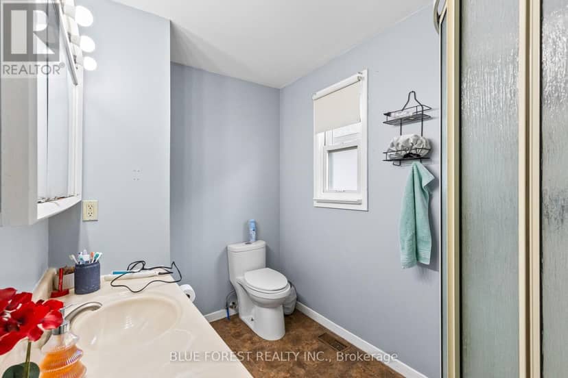 69 Connaught Avenue — photo 9 of 36