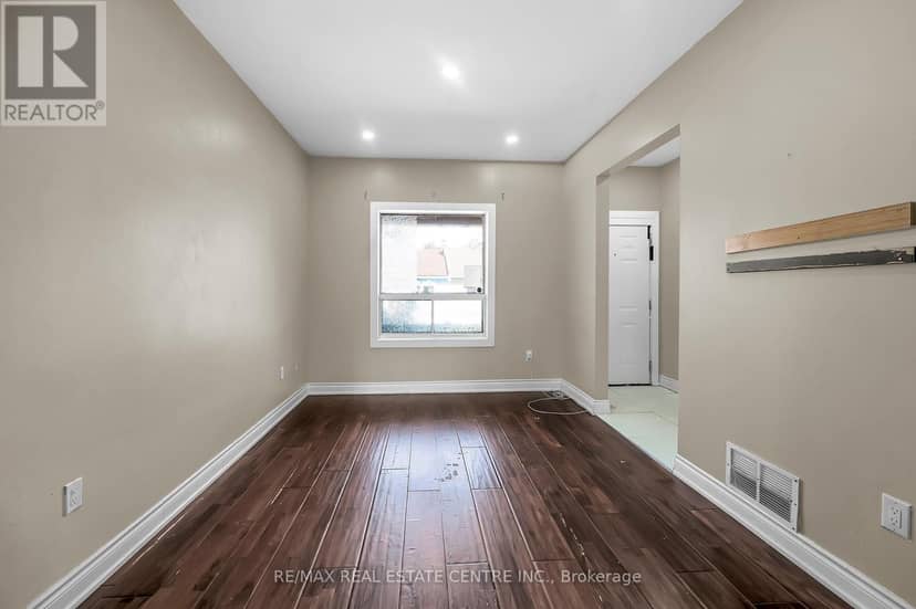 334 Cannon Street E — photo 6 of 40
