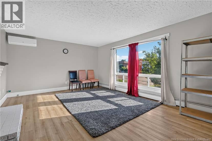 176-178 Ayer Avenue — photo 4 of 27