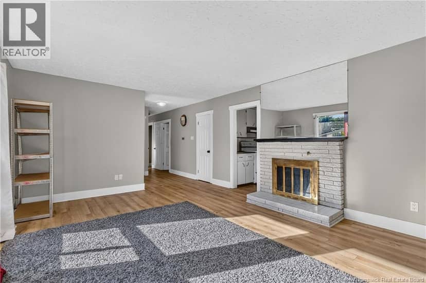 176-178 Ayer Avenue — photo 5 of 27