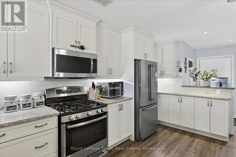 944 Birchcliff Drive — photo 16 of 40