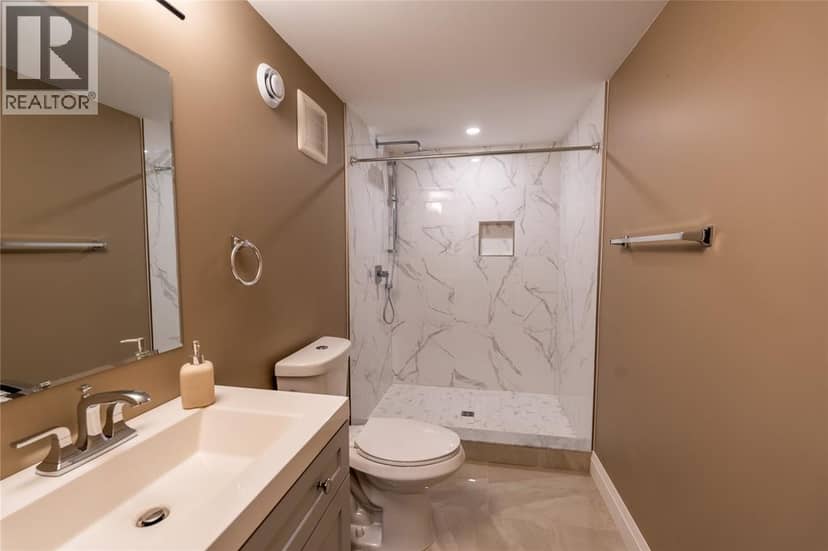 2132 Huron Shores Drive — photo 38 of 40