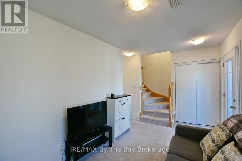 16 Village Gate Drive — photo 9 of 40