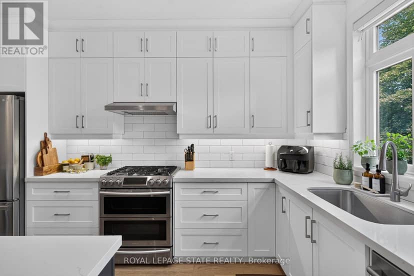 206 Canada Street — photo 18 of 40