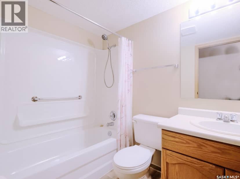 101 114 Third AVENUE E — photo 10 of 27