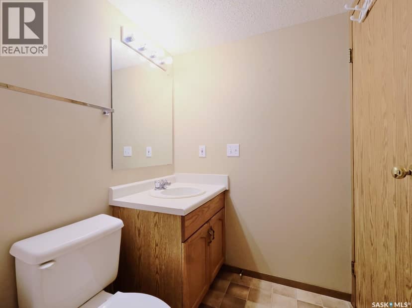 101 114 Third AVENUE E — photo 11 of 27