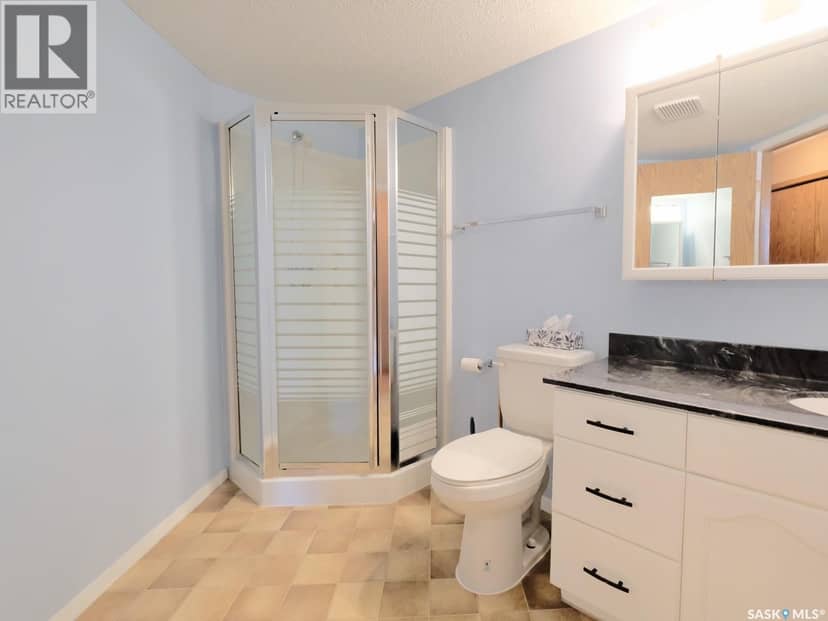 101 114 Third AVENUE E — photo 15 of 27