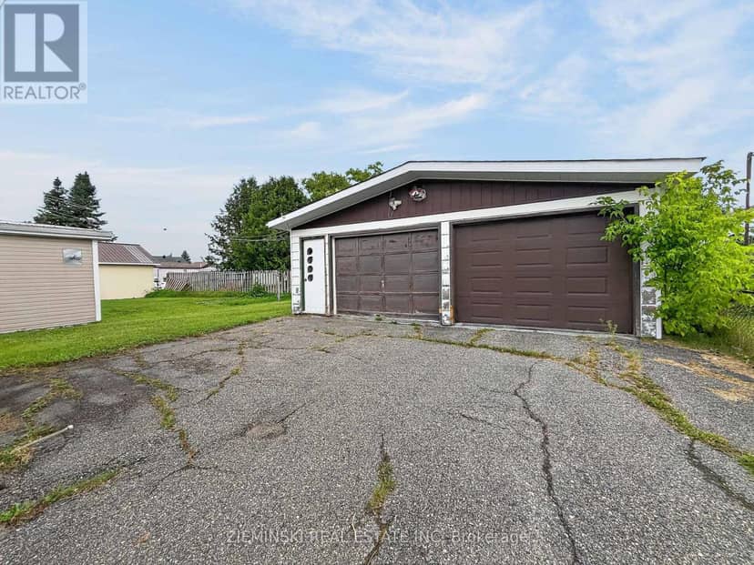 208 Marion Street — photo 2 of 40