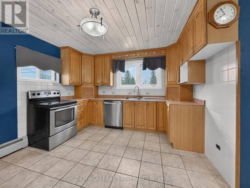 208 Marion Street — photo 3 of 40