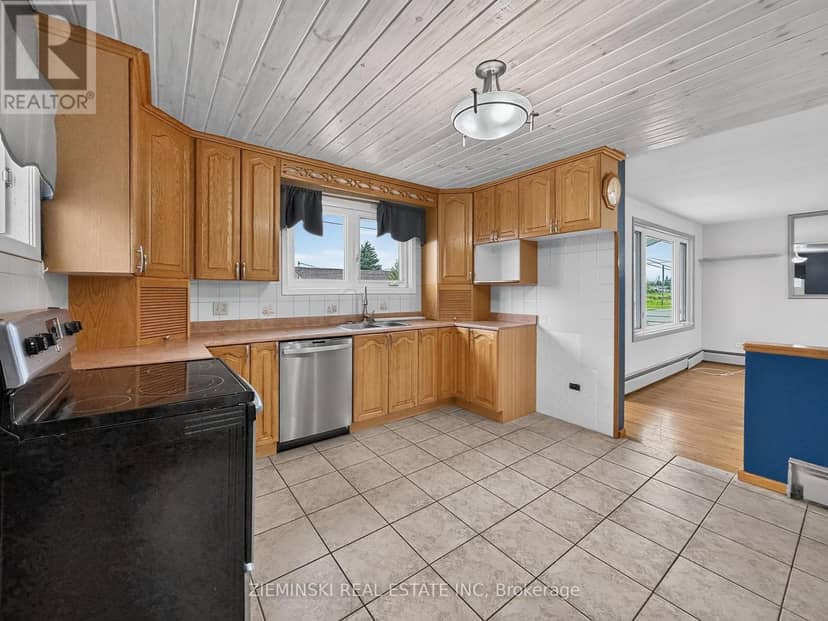 208 Marion Street — photo 4 of 40