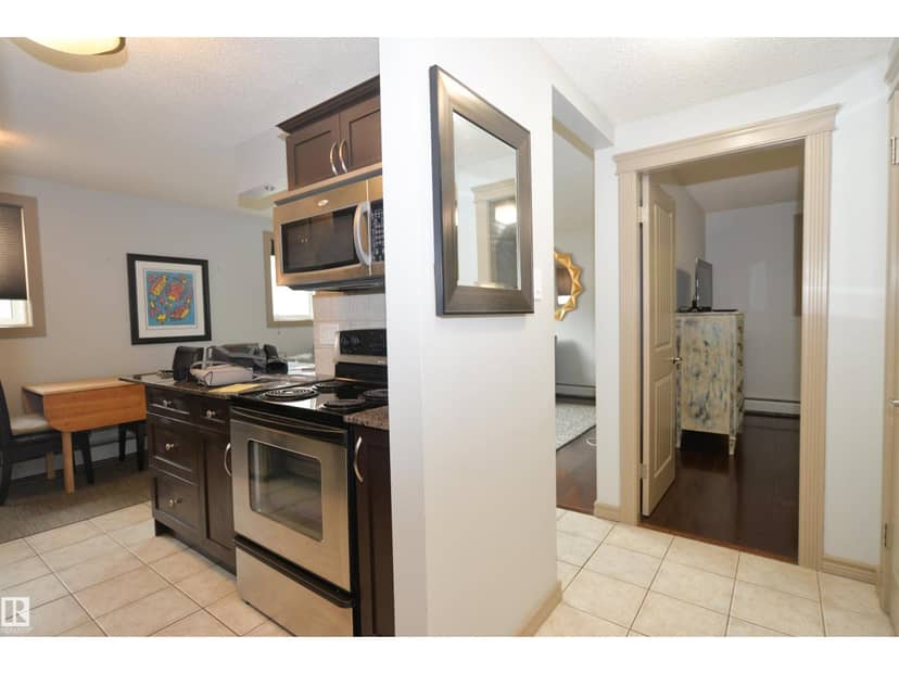 #1 10710 84 AV NW — photo 14 of 23
