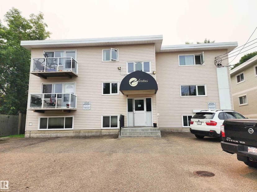 #1 10710 84 AV NW, Edmonton, photo 2