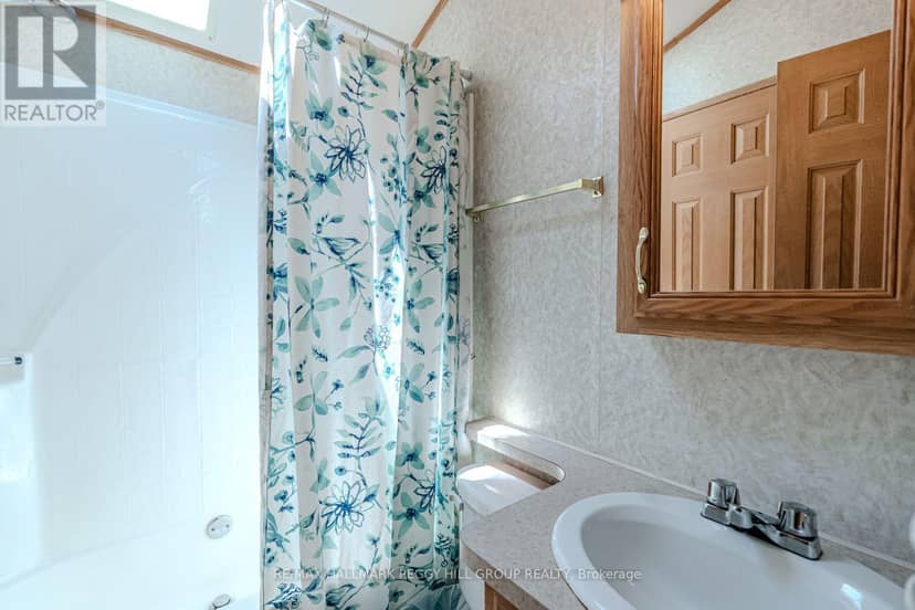 13 Huron Circle — photo 9 of 16