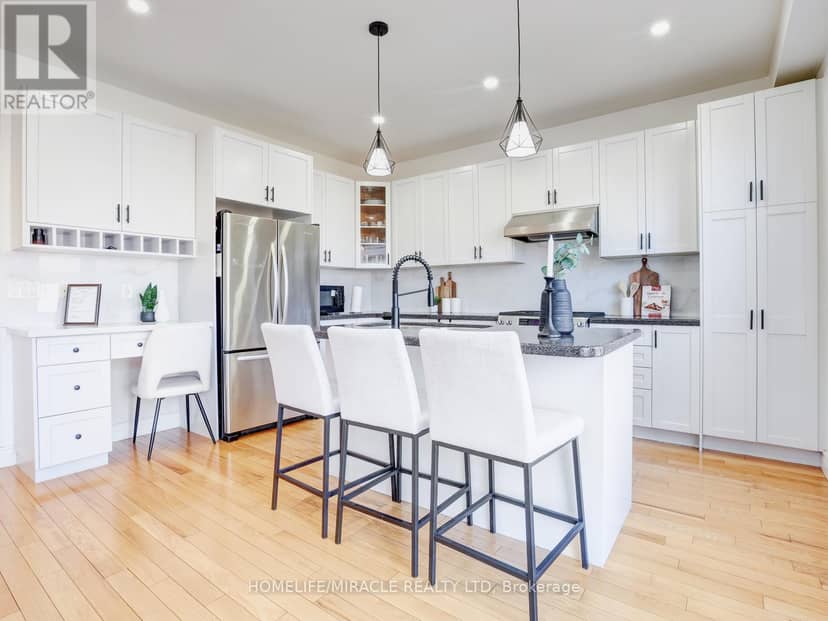 Listing 30118210 — photo 13 of 40