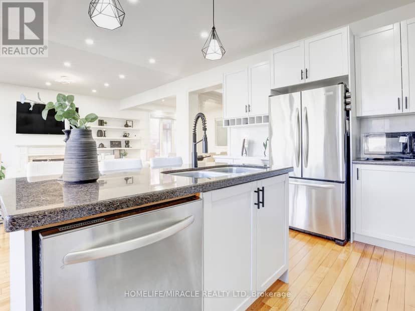 Listing 30118210 — photo 17 of 40