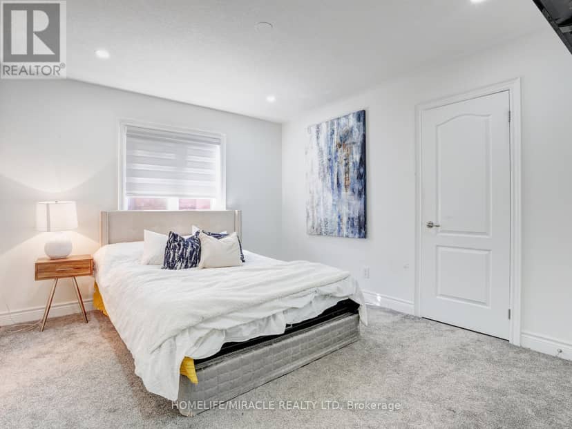 Listing 30118210 — photo 29 of 40