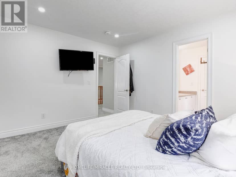 Listing 30118210 — photo 30 of 40