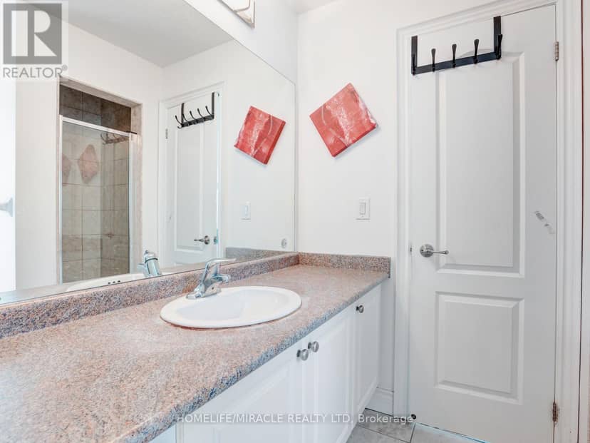 Listing 30118210 — photo 31 of 40
